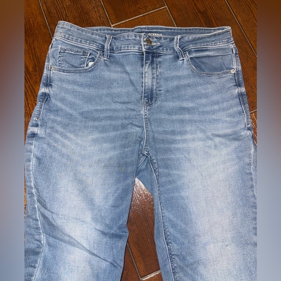 Old Navy Mid-Rise Rockstar Jeans - Picture 5 of 9